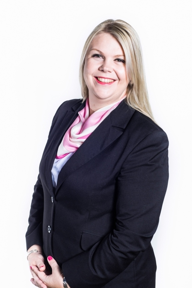 Corporate Portraits White Parry Web009